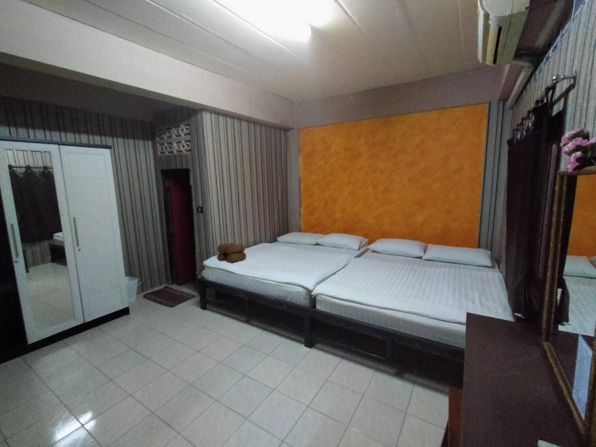 Sodsai Garden Aparthotel Bangkok Exteriör bild