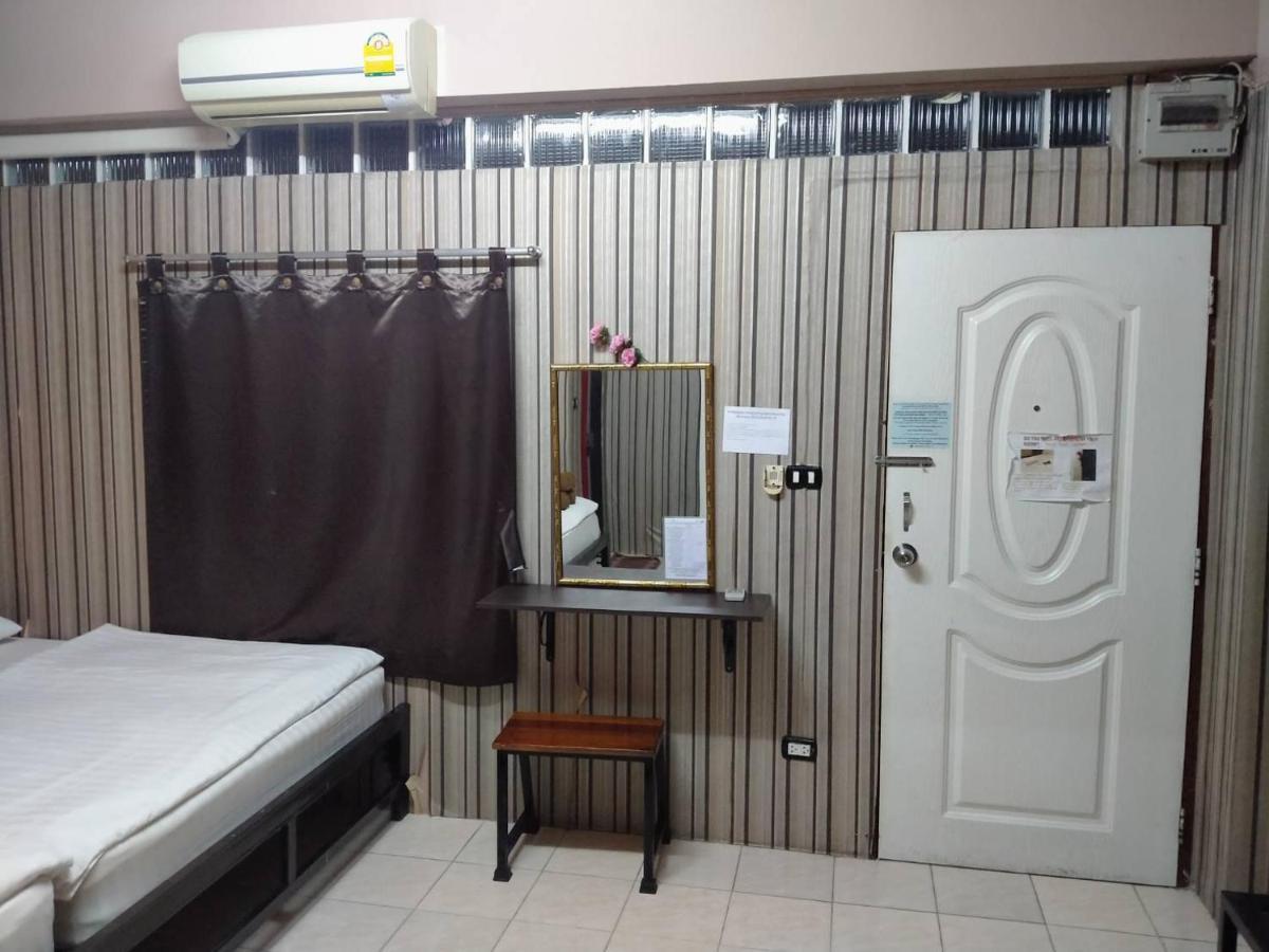 Sodsai Garden Aparthotel Bangkok Exteriör bild