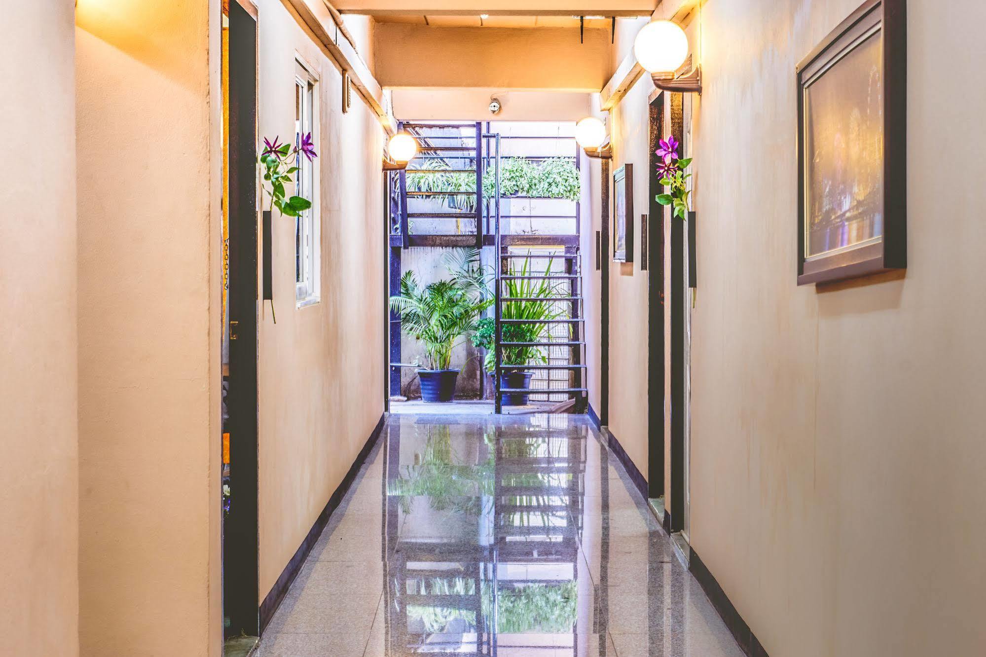 Sodsai Garden Aparthotel Bangkok Exteriör bild