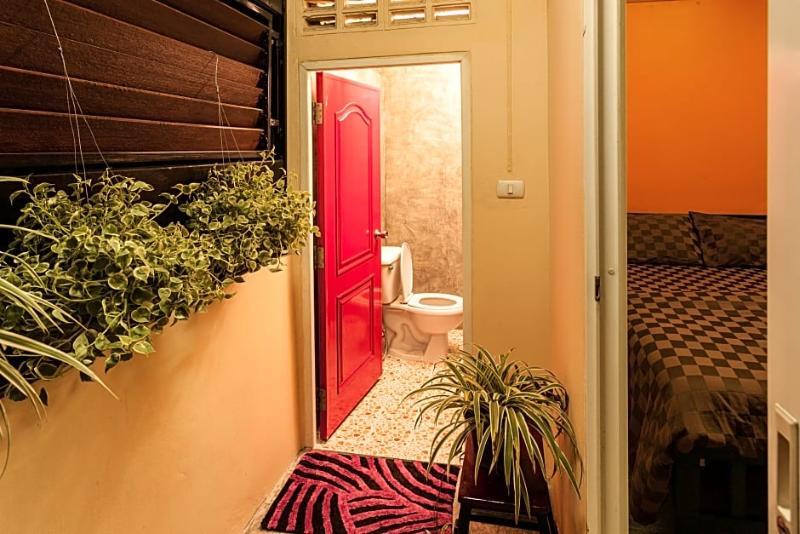 Sodsai Garden Aparthotel Bangkok Exteriör bild